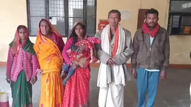 तमकुही राज: जवही दयाल में वर्षों से बसे भूमिहीन परिवार की झोपड़ी को दबंगों ने उजाड़ा, वीडियो हुआ वायरल