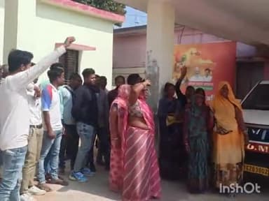 बल्देवगढ़: बनेरा के हितग्राहियों ने रोजगार सहायक पर लगाया आवास प्लस के लिए रिश्वत मांगने का आरोप, जनपद CEO से की शिकायत