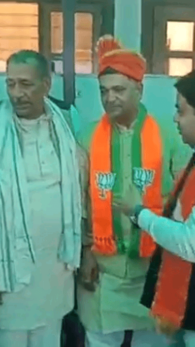 फरीदाबाद: फरीदाबाद वार्ड नंबर एक में प्रत्याशी मुकेश डागर के सम्मान समारोह में विधायक सतीश फ़ागना पहुंचे