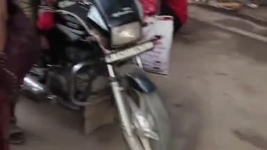 प्रयागराज: महाकुंभ में विभिन्न प्रदेशों से आए बाइक गैंग श्रद्धालुओं से कर रहे अवैध वसूली, वीडियो हो रहा वायरल