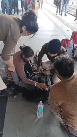 विवेक विहार: आनंद विहार रेल टर्मिनल पर आरपीएफ की महिला कांस्टेबल ने सीपीआर देकर एक महिला की बचाई जान