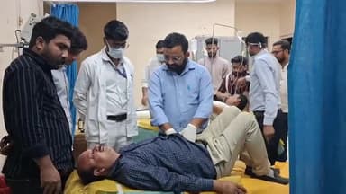 चूरू: एनएच 52 ऊंटवालिया चौराहा पर पिकअप ने बाइक को मारी टक्कर, हादसे में 2 व्यक्ति हुए घायल