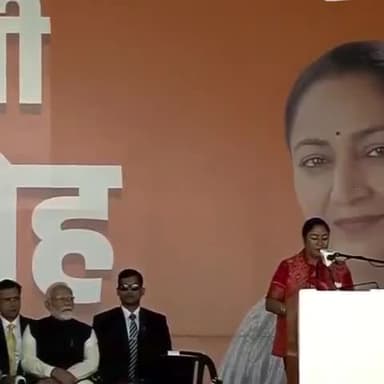 रेखा गुप्ता ने मुख्यमंत्री पद की शपथ ली. रेखा गुप्ता मौजूदा समय में भाजपा शासित प्रदेशों में पहली महिला मुख्यमंत्री बन गई हैं.

#RekhaGupta #Chief Minister #DelhiCM #BJP #AajTakSocial