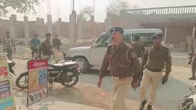 गोरौल: कटरमाला चौक गोढ़ीया पर दिनदहाड़े बाइक सवार अपराधियों ने सीएसपी से डेढ़ लाख रुपये लूट लिए, फरार