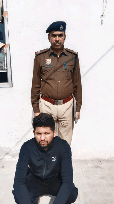 फरीदाबाद: अपराध शाखा AVTS की टीम ने देसी पिस्तौल और 3 कारतूस के साथ एक आरोपी को गिरफ्तार किया