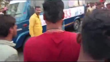 जगदीशपुर: इसाढी़ के पास सड़क हादसे में ऑटो चालक बुरी तरह जख्मी, किया गया आरा रेफर