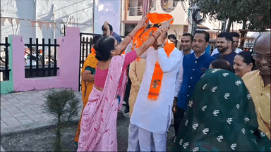 इंदौर: वार्ड नंबर-16 में महापौर पुष्यमित्र भार्गव ने विकास कार्यों का भूमि पूजन व योग शेड का किया लोकार्पण