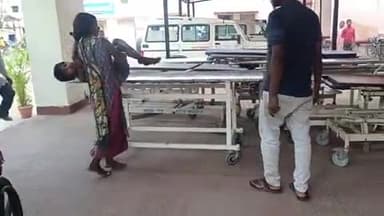 गुमला: देवाकी में आठ साल की बच्ची अज्ञात वाहन की चपेट में आई, सदर अस्पताल में भर्ती