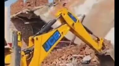 कोसली: क्षेत्र में DTP ने अवैध निर्माणों को तोड़ा, गिराए पक्के मकान