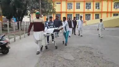 रामपुर: लाला वाले बाग के पास तेज रफ्तार डंपर ने ट्रैक्टर ट्रॉली को मारी टक्कर, ट्रैक्टर ट्रॉली पर बैठे मजदूर की मौके पर हुई मौत