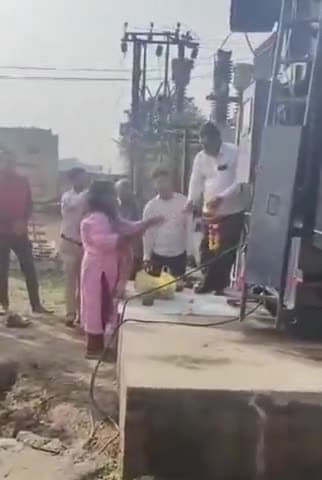 घाटमपुर: घाटमपुर में 1.6 करोड़ का पावर कंट्रोलर शुरू, नवेडी फीडर पर 10 KVA ट्रांसफार्मर लगा, किसानों को मिलेगी बेहतर बिजली सप्लाई