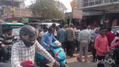 गोपालगंज: शहर के कालेज रोड पर वाहन पार्किंग विवाद में मारपीट, युवक घायल, उग्र लोगों ने मैजिक गाड़ी का शीशा तोड़ा