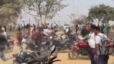 प्रयागराज: महाकुंभ में श्रद्धालुओं से मनमाना किराया वसूलने वाले बाइक गैंग को पुलिस ने खदेड़ा, वीडियो हुआ वायरल