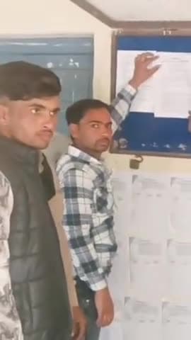 नैनवां: खानपुरा व टोपा के ग्रामीणों का उपखंड कार्यालय पर 17वें दिन भी प्रदर्शन जारी, ज्ञापन किया चस्पा