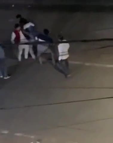 कानपुर: काकादेव कोचिंग मंडी में दबंगों ने युवक को जमकर पीटा, वीडियो हुआ वायरल, पुलिस जांच में जुटी