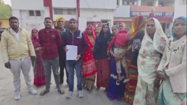 झांसी: तालपुरा कछियाना मोहल्ले में सगाई कार्यक्रम के दौरान युवक की हुई मौत, परिजनों ने नवाबाद थाना में दिया प्रार्थना पत्र