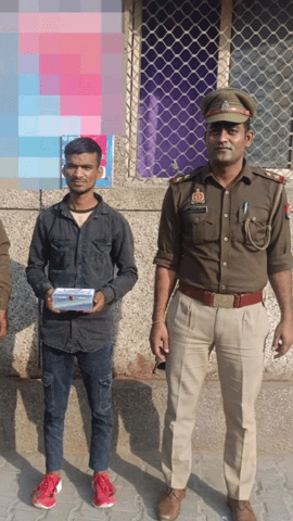 गाज़ियाबाद: खोड़ा पुलिस टीम ने चोरी की बाइक और एक मोबाइल फोन के साथ एक आरोपी को किया गिरफ्तार