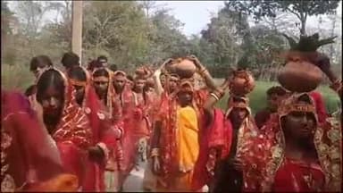 गोरौल: लक्ष्मी नारायणपुर में शिव मंदिर परिसर में 24 घंटे का रामधुन अष्टयाम यज्ञ शुरू, भव्य कलश यात्रा निकाली गई