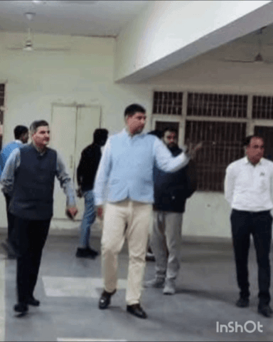 गुरुग्राम: राजकीय महाविद्यालय जाटोली में आब्जर्वर और रिटर्निंग अधिकारी ने स्ट्रांग रूम का निरीक्षण किया