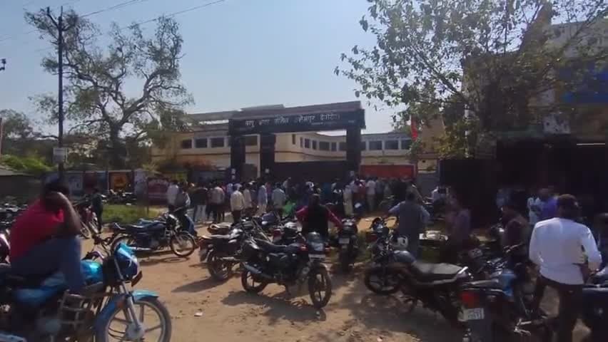 यूपी बोर्ड परीक्षा के पहले दिन ही छात्रों में दिखा उत्साह,
तस्वीरें बापू इंटरमीडिएट कॉलेज सलेमपुर की है।
#salempurnews