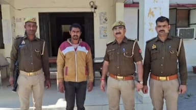 कालपी: कालपी कोतवाली पुलिस ने आलमपुर से भय दिखाकर जबरन वसूली करने वाले आरोपी को किया गिरफ्तार, 1 तमंचा और 2 कारतूस हुए बरामद