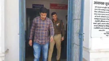 रामपुर: कलेक्ट्रेट परिसर के अभिलेखागार में डीएम और एसपी ने किया निरीक्षण, व्यवस्थाओं को और बेहतर बनाने के दिए निर्देश