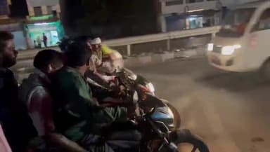 बारा: इरादतगंज रसगुल्ला मंडी के पास अज्ञात वाहन की टक्कर से एक व्यक्ति गंभीर रूप से हुआ घायल, जिला अस्पताल किया गया रेफर