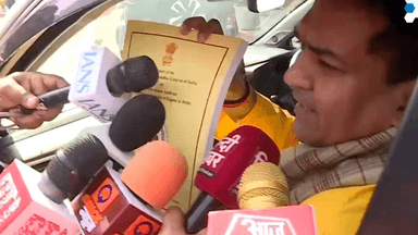 करावल नगर: कैग रिपोर्ट दिखाते हुए मंत्री कपिल मिश्रा ने कहा- दिल्ली की जनता के सामने है भ्रष्टाचार उजागर करने वाली रिपोर्ट