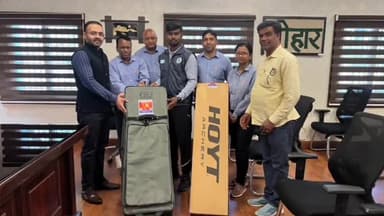 लोहरदगा: लोहरदगा डीसी ने अंतरराष्ट्रीय तीरंदाज कृष्ण चंद्र देव को हिंदालको का सहयोग प्रदान किया