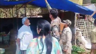 बगोदर: बगोदर बाजार में अतिक्रमण हटाने को लेकर प्रशासन के द्वारा बुलडोजर चलाया गया