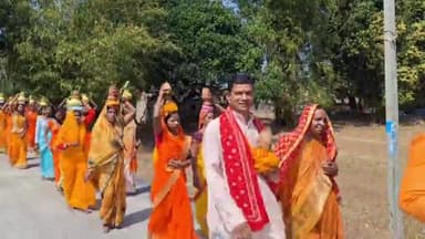 सिमडेगा: बंगरू भंडार टोली में महाशिवरात्रि पर शिव मंदिर का वार्षिक महोत्सव, निकाली गई भव्य कलश यात्रा