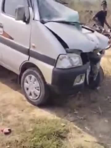 कैंपियरगंज: कैंपियरगंज थानाक्षेत्र के मछलीगांव मंगरहिया के 6 श्रद्धालुओं का प्रयागराज स्नान कर लौटते समय हुआ हादसा, 2 की मौत