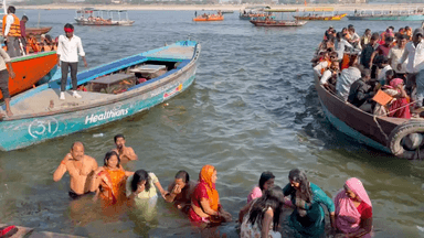 कुछ देर पहले आज हमलोग अपने परिवार के साथ बनारस के अस्सी घाट पर स्नान करने के बाद काशी विश्वनाथ मंदिर का दर्शन करेंगे हर हर महादेव !