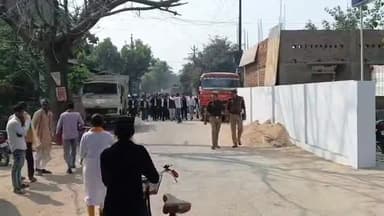 तमकुही राज: तमकुहीराज में संशोधित अधिवक्ता एक्ट के खिलाफ बार संघ ने किया प्रदर्शन, न्यायिक व गैर न्यायिक कार्यों का किया बहिष्कार