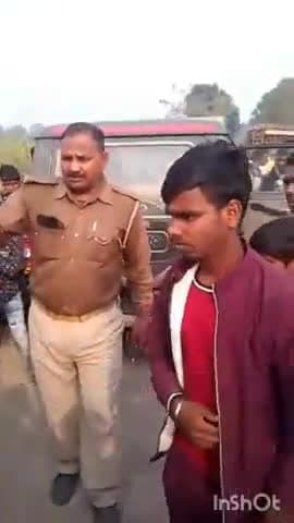 निघासन: मुर्गहा चौराहे के पास तेज रफ्तार ट्रक ने बाइक में मारी टक्कर, सड़क हादसे में 15 वर्षीय किशोर गंभीर रूप से हुआ घायल