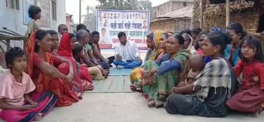 सुपौल: करणपुर पंचायत के वार्ड नंबर 7 में 'चलो वार्ड चलो' पंचायत कार्यक्रम का आयोजन