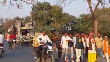 सिराथू: महाशिवरात्रि पर ज्वालादेवी मंदिर दारानगर से नरसिंहपुर कछुआ तक निकाली गई शिव बारात की शोभायात्रा