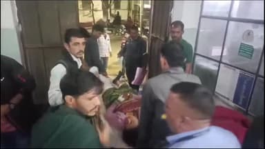 झुंझुनू: जवहारपुरा में सवामणी से लौट रहे 9 लोगों को तेज रफ्तार कार ने रौंदा, घायलों का बीडीके अस्पताल में इलाज जारी