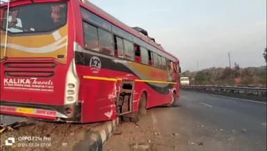 बगोदर: गैडा संतरूपी से यात्रियों से भरी बस अनियंत्रित होकर हुई दुर्घटनाग्रस्त