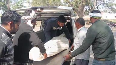 कोल: अकराबाद में अज्ञात वाहन की टक्कर से बाइक सवार दूध विक्रेता की मौत, पुलिस ने शव का कराया पोस्टमार्टम