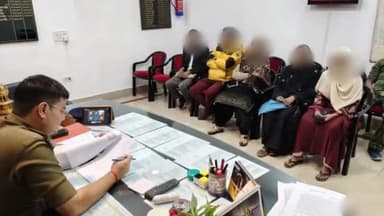 कांठ: एसपी देहात कुंवर आकाश सिंह ने अपने कार्यालय पर जनसुनवाई कर फरियादियों की समस्याएं सुनीं