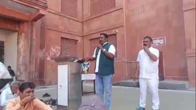 झांसी: अखिल भारतीय वाल्मीकि महासभा झांसी ने नगर निगम में चल रहे धरना प्रदर्शन का समर्थन किया