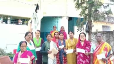 बेंगाबाद: JMM नेत्री प्रमिला मेहरा ने वार्ड नंबर 14 में सदस्यता अभियान और स्थापना दिवस मनाया, जनसंपर्क किया