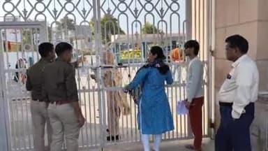 लाडपुरा: मोदी कॉलेज दादाबाड़ी परीक्षा केंद्र पर समय पर नहीं पहुंची महिला अभ्यर्थी, नहीं मिला प्रवेश