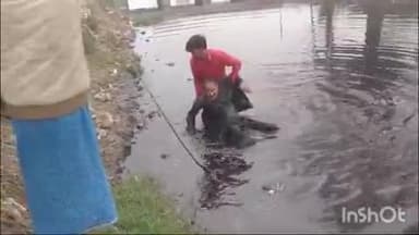 सादाबाद: सादाबाद का व्यक्ति सिकंदरा राऊ रोड पर गंदे नाले में पड़ा मिला, स्थानीय लोगों की सूचना पर पुलिस ने अस्पताल पहुंचाया