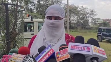 डुमरियागंज: महिला ने इटवा नगर पंचायत निवासी एक व्यक्ति पर प्रेम प्रसंग में शारीरिक शोषण का आरोप लगाया, वीडियो हुआ वायरल