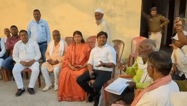 हज़ारीबाग: हजारीबाग के डुमरौन गांव में सांप्रदायिक विवाद पर बैठक हुई, दोनों समुदायों ने शांति बनाए रखने के लिए धार्मिक प्रतीक हटाने पर सहमति जताई