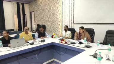 मिहोना: जिला पंचायत सभागार में विकास समन्वय एवं मूल्यांकन समिति की बैठक संपन्न