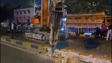 इंदौर: बीआरटीएस की रेलिंग हटाई गई, जीपीओ और शिवाजी वाटिका चौराहे से, सरकार और हाईकोर्ट के आदेश पर