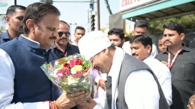 सागर नगर: डिप्टी CM राजेंद्र शुक्ल पहुंचे सागर, मोती नगर चौराहे पर विधायक शैलेंद्र जैन ने किया स्वागत